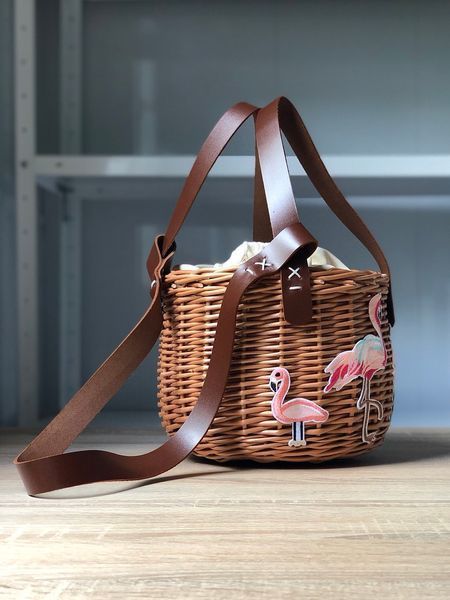 Авторська плетена сумка-кошик з фламінго від українського бренду knittingmoda
